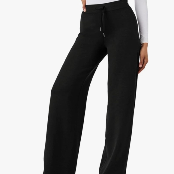 Elegant Black Women's Jumpsuit - Picture 6 of 7